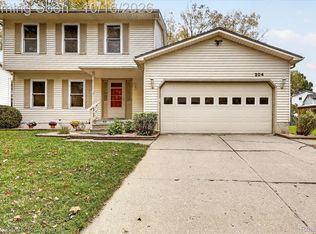 204 Dutch Mill Dr, Flushing, MI 48433
