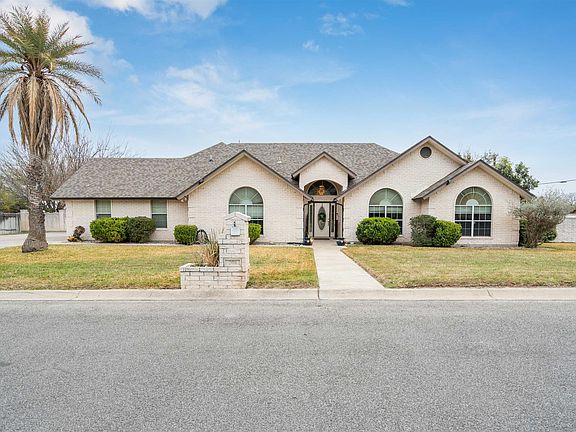 2nd image of 301 Boulder Ridge Dr