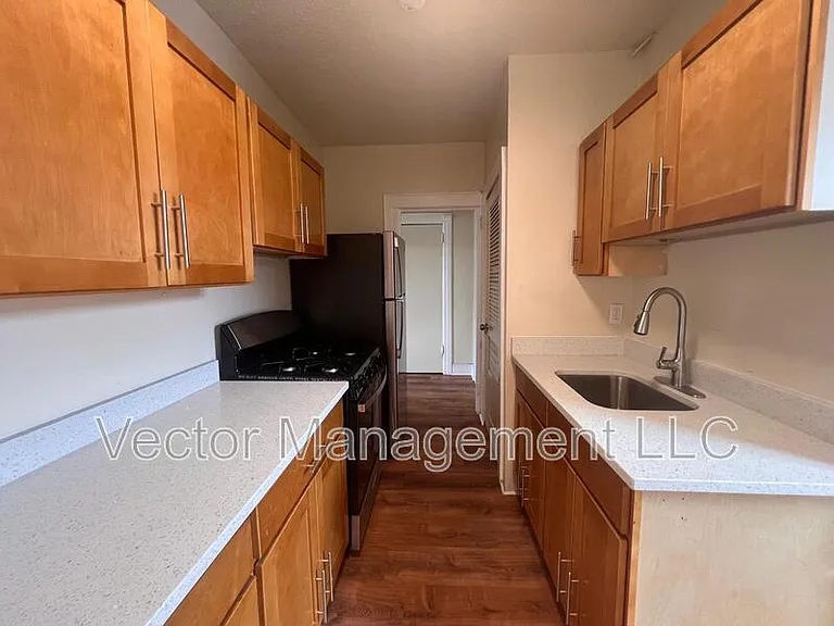 1166 Dixwell Ave #10 — Photo 1