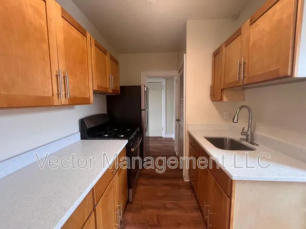 1166 Dixwell Ave, Hamden, CT
