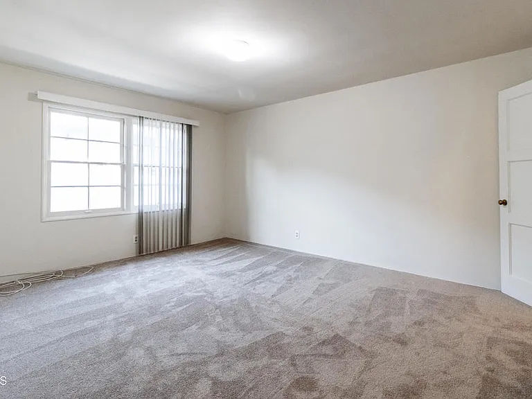 449 N Euclid Ave #H — Photo 10