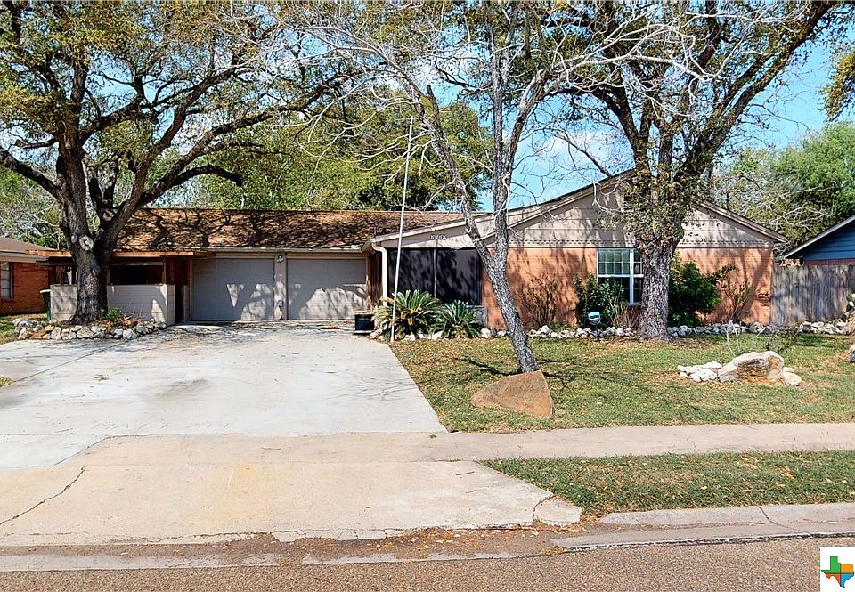 1st image of 2106 E Loma Vista Ave