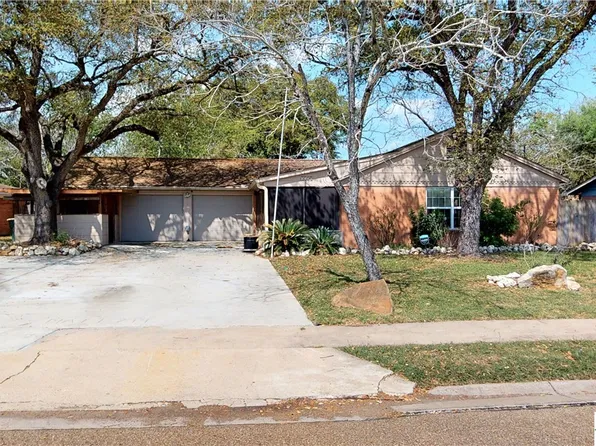 2106 E Loma Vista Ave, Victoria, TX 77901