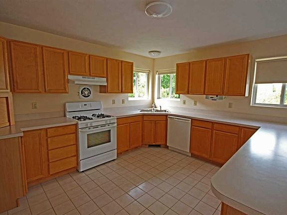 5th image of 4899 David Dr