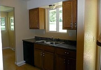 4th image of 6525 Sloan Ave