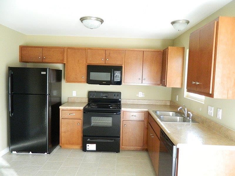 2nd image of 1324 Maceddnia Dr