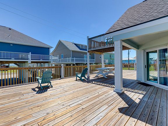 2nd image of 2332 Martinique