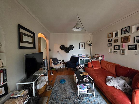 4th image of 4715-23 N Winchester Ave #4719-3D