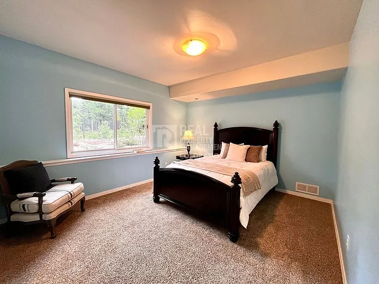17995 Minglewood Trl — Photo 44