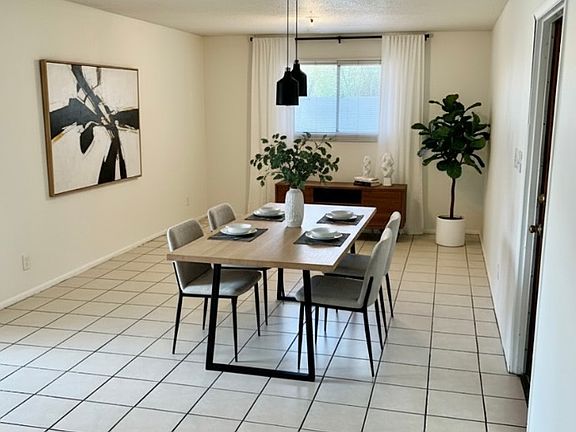 3rd image of 1016 W Parkway Blvd