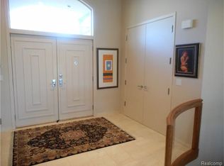 5985 Brookstone Ct, West Bloomfield, MI 48322