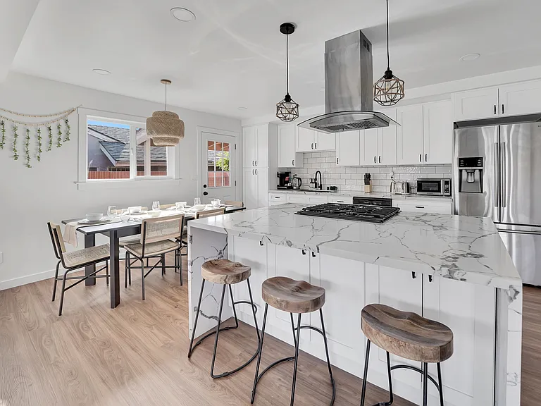 1306 W Baker Ave — Photo 8