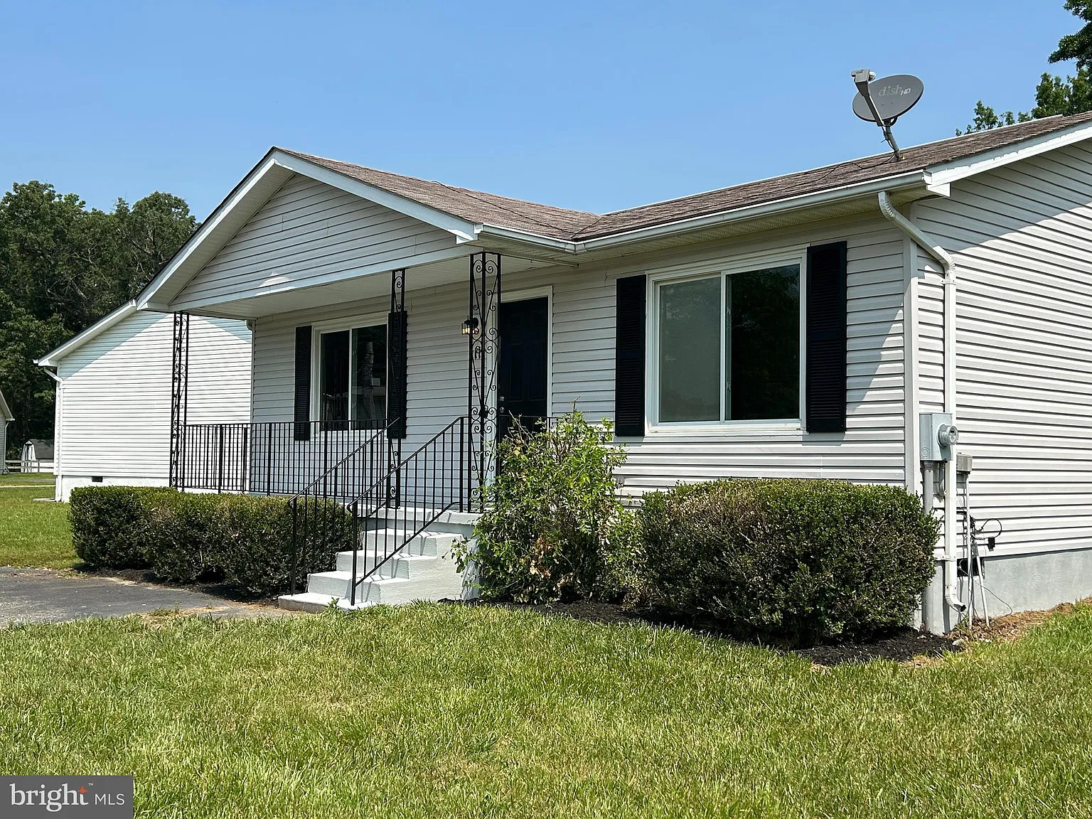 111 Woodland Dr photo 1