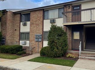 731 Cricket Ln, Woodbridge, NJ
