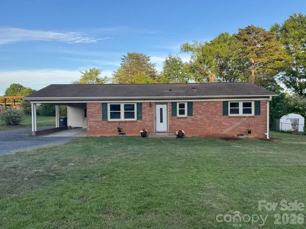 1910 26th St NE, Hickory, NC 28601