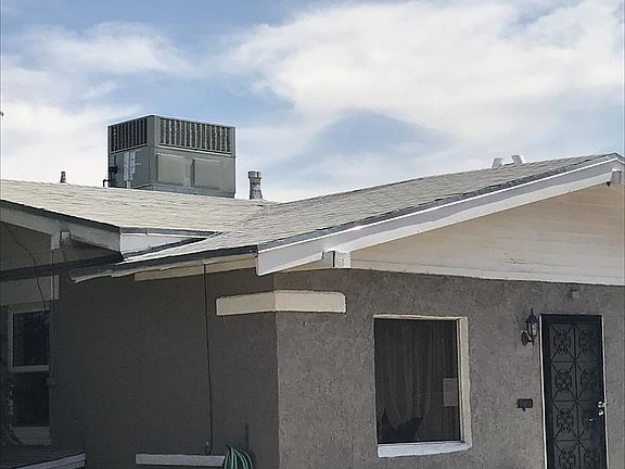 Front and side of room with Refrigerated Air!