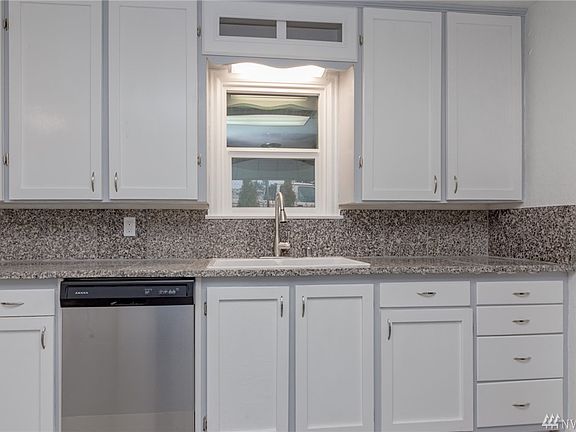 5th image of 4110 W M St