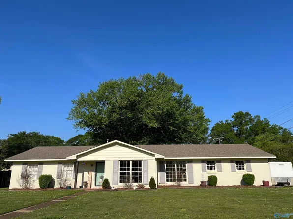 2301 Brookwood Dr SE, Decatur, AL 35601