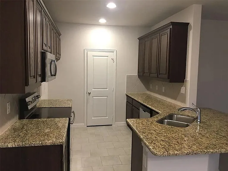 309 Lead Creek Dr — Photo 13