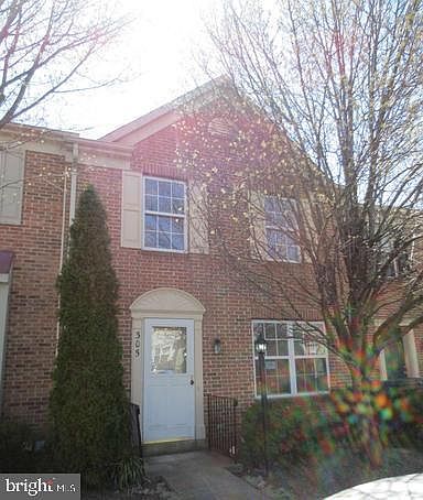 1st image of 305 Independence Dr