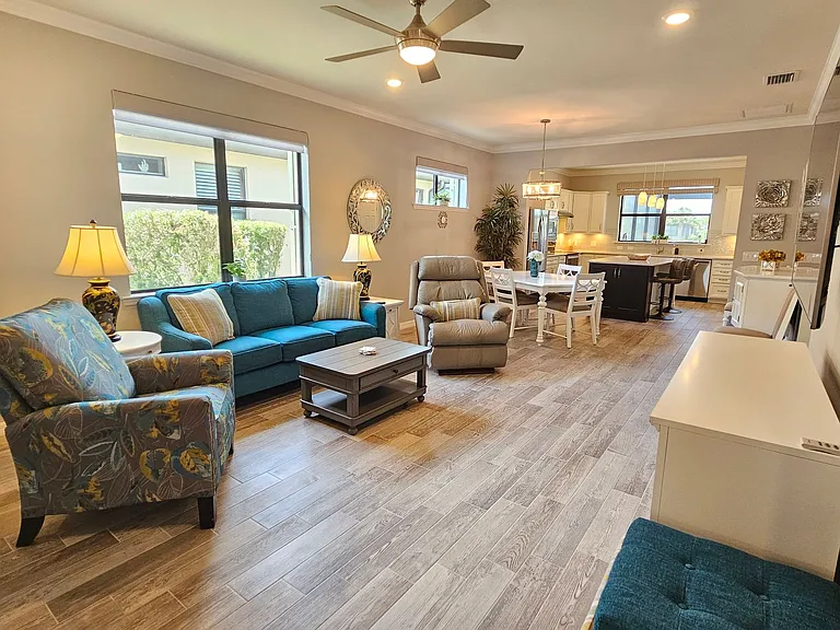 13858 Campoleone St — Photo 17