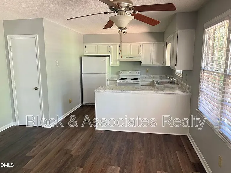 200 Lake Pine Dr — Photo 8