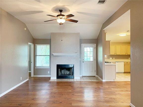 4th image of 1301 Mountain Springs Ln