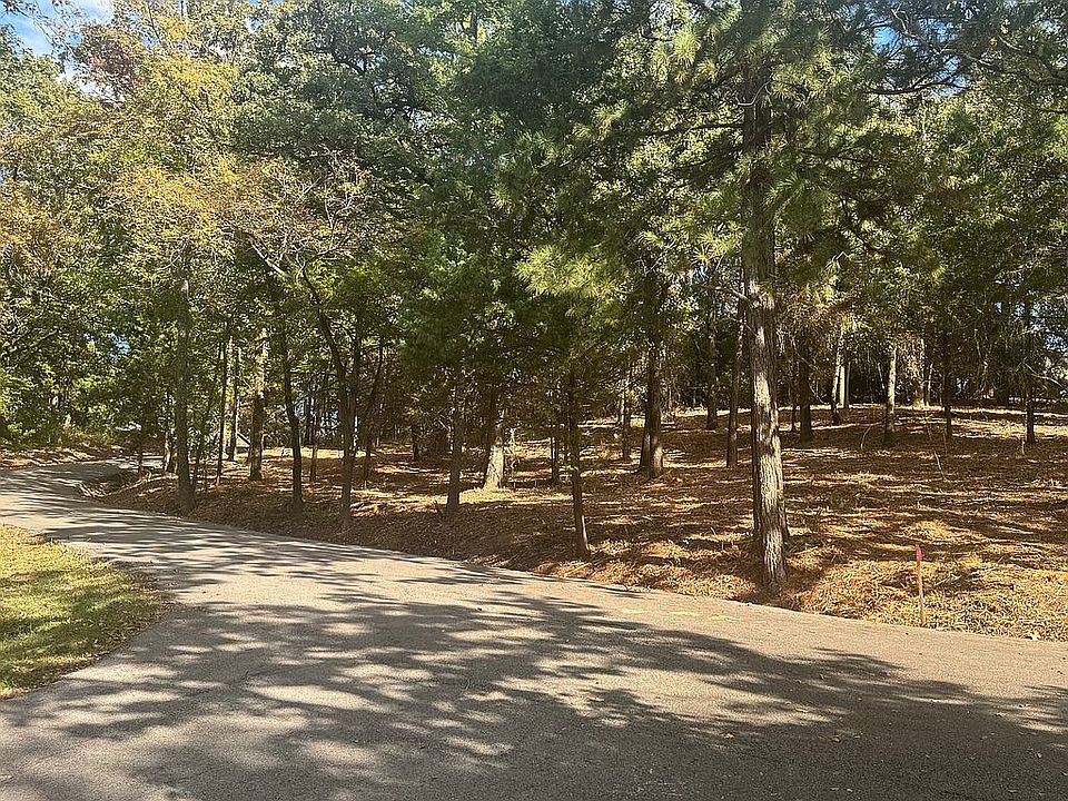 2nd image of 17521 Sleepy Hollow Way