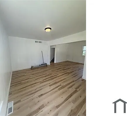 210 Oakwood Ave — Photo 8