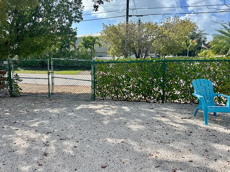 156 Marina Ave — Photo 2