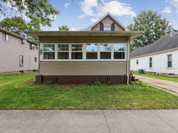 109 S Richman St, Villa Grove, IL 61956