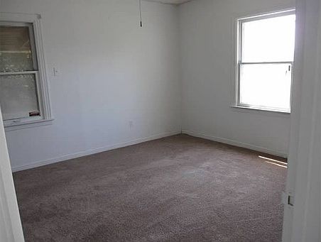 4th image of 1449 NE 9th St