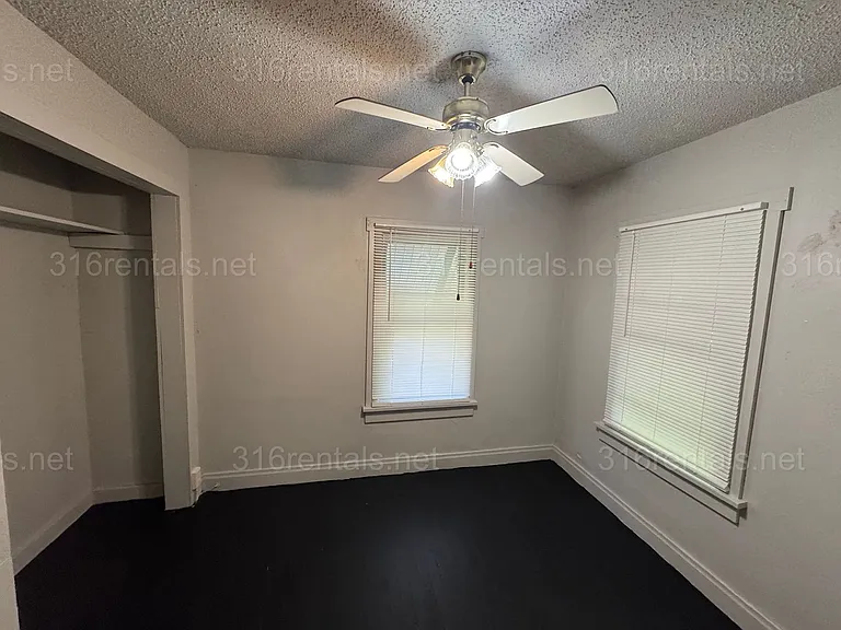 609 SE 4th St — Photo 5