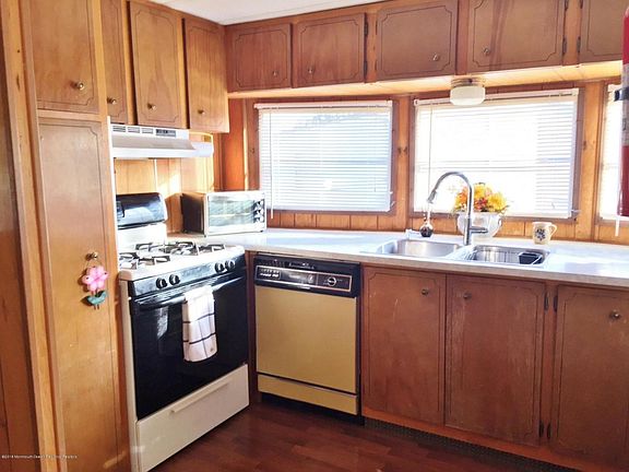 3rd image of 616 Cozy Way