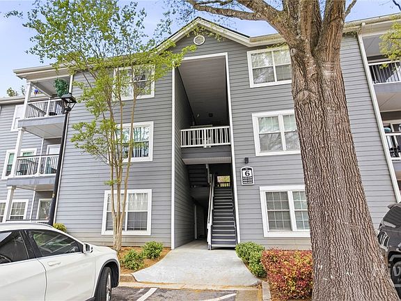 2nd image of 6208 Santa Fe Parkway