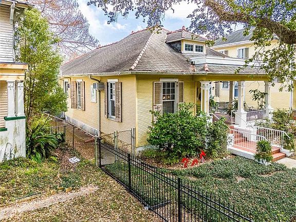 3rd image of 3025 Ursulines Ave