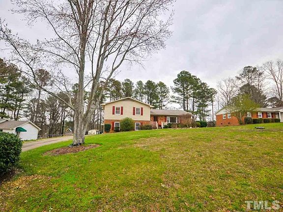 2nd image of 4016 Chaucer Dr