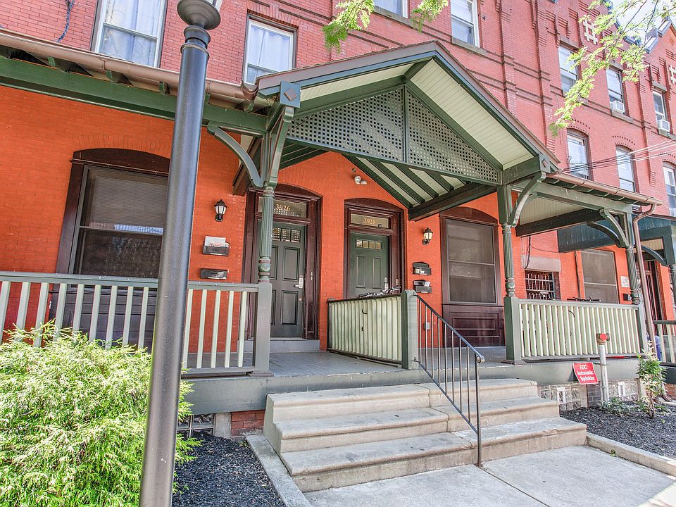 2nd image of 3926 Sansom St #2F