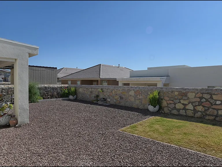 12478 Lanchester Dr — Photo 21