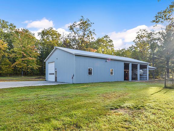 4th image of 4840 Oakwood Dr