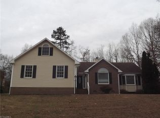 1717 Braemore Ct, Kernersville, NC 27284