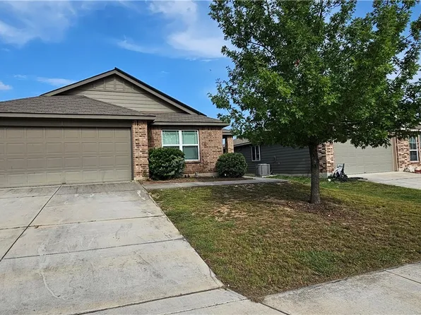 1024 Sandwell Ct, Seguin, TX 78155