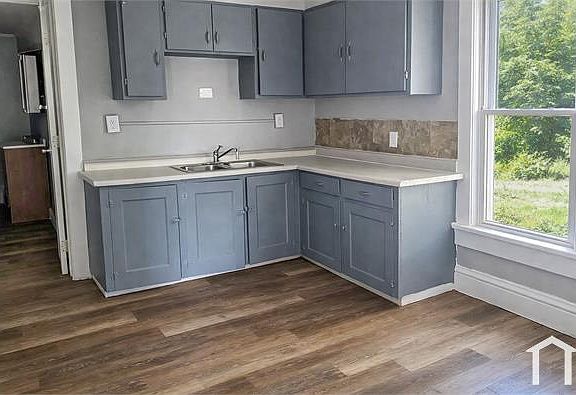 2nd image of 946 Washington Ave #1