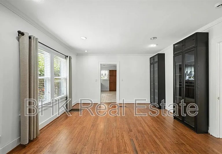 4036 Dexter Ave — Photo 5