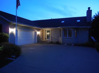 4334 Cedar St, Davenport, IA 52806
