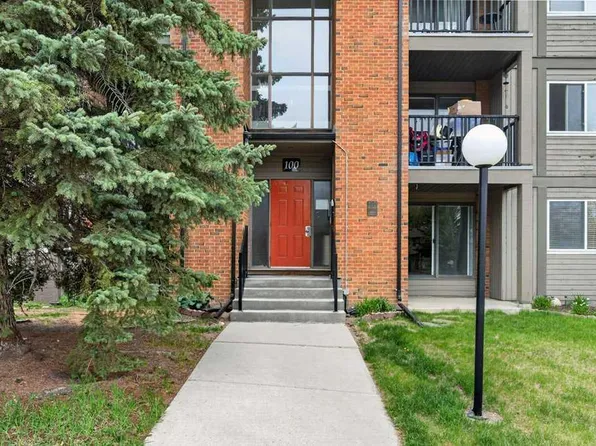 6400 S Coach Hill Rd SW #113, Calgary, AB T3H 1B8