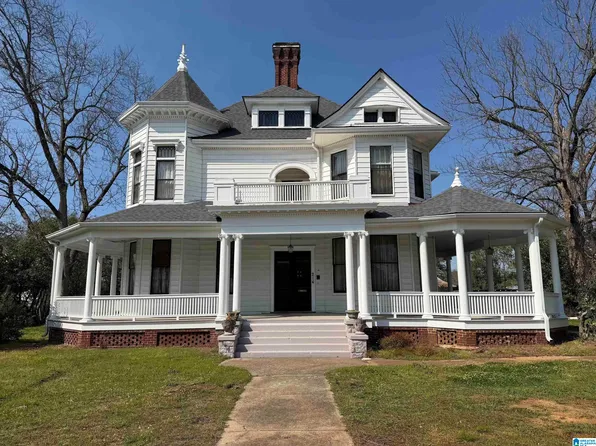 214 South St E, Talladega, AL 35160