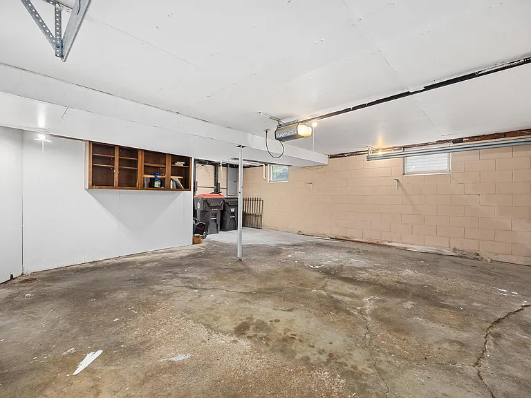 2526 W Huntington Dr — Photo 35