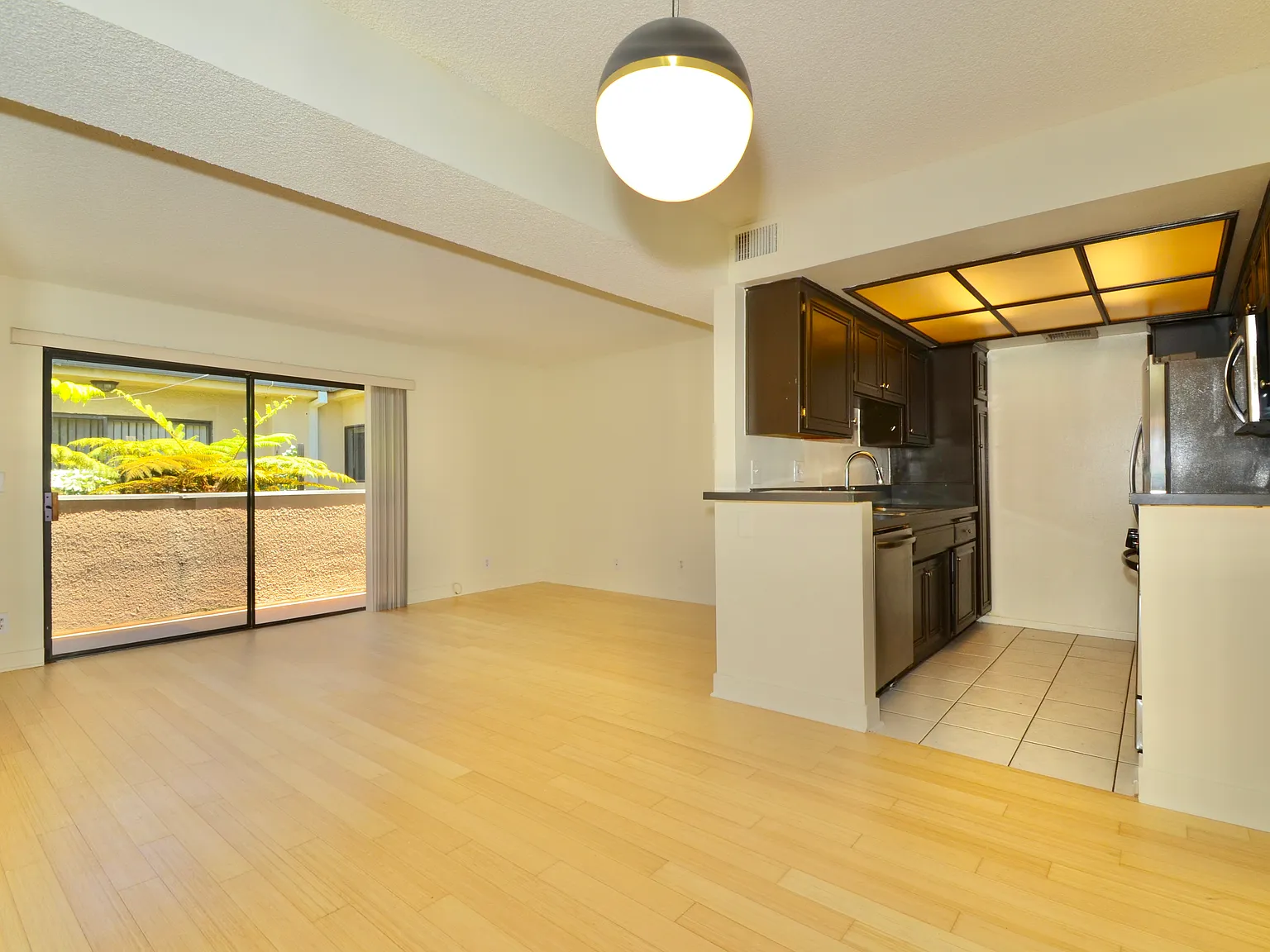 2 bed, 1150 sqft, $2,995 — Photo 1
