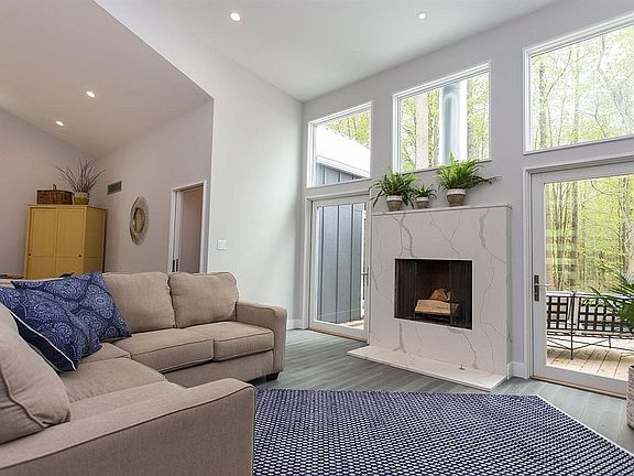3rd image of 46 Spruce Trl